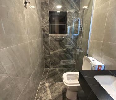 Al Swaifyeh Apartamento | Chic Apartments For Rent ave1-8