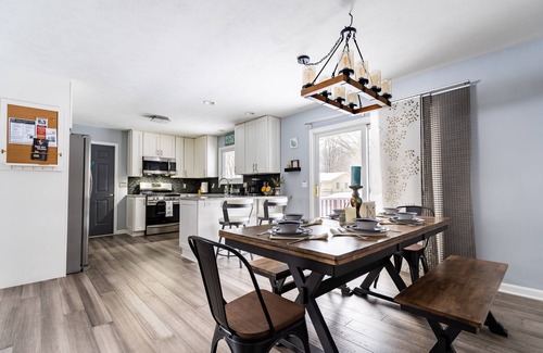 Holland Casa | Chic~AquaCottage/Walk2Beach/FencedYard/GameRM