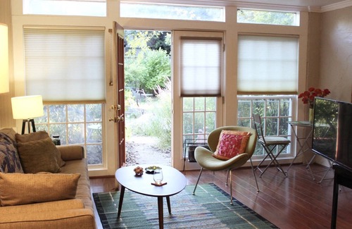 Candler Park Cabaña | Chic Art Cottage in Historic Candler Park - Near Mulberry Fields, Close to City Buzz