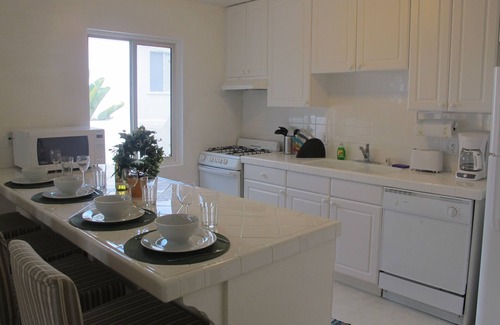 North Pacific Beach Apartamento | Apartment..Steps Chic Beach a la arena ... nuevo ... como un hotel boutique!