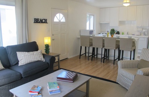 North Pacific Beach Apartamento | Apartment..Steps Chic Beach a la arena ... nuevo ... como un hotel boutique!