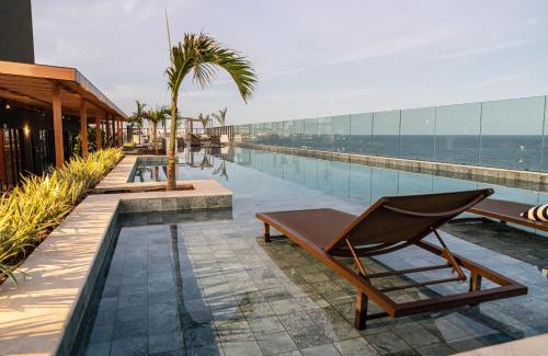 Armacao Apartamento | Chic Beachfront Oasis with Stunning Ocean Views
