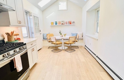 Lake Como Casa | Chic Belmont Beach House Now Booking Summer 2023