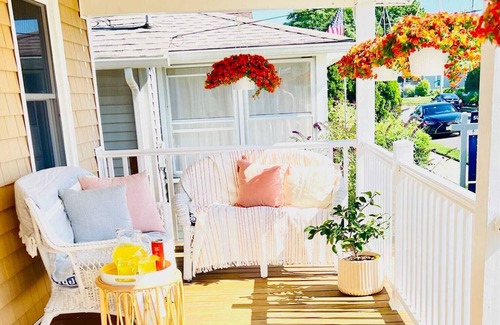 Lake Como Casa | Chic Belmont Beach House Now Booking Summer 2023
