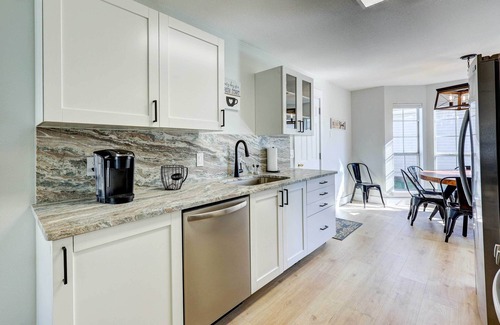 Bentonville Casa | Chic Bentonville Home w/ Patio & Fire Pit!