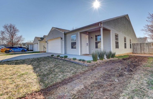 Bentonville Casa | Chic Bentonville Home with Patio and Fire Pit!