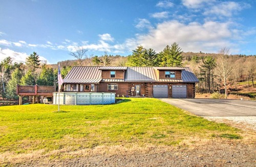 Florence Casa | Chic Brandon Cabin with Pool, Hot Tub and Sauna!