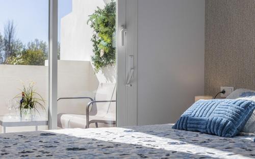 Chipiona Apartamento | Chic & Bright Costa Ballena Getaway