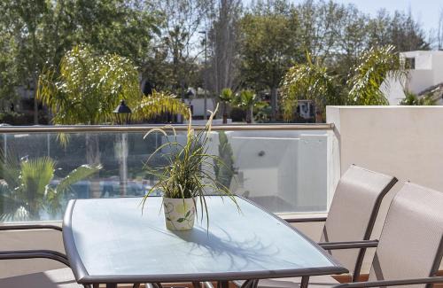 Chipiona Apartamento | Chic & Bright Costa Ballena Getaway