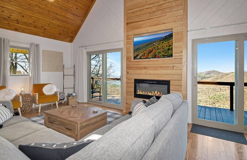 Apple Ridge Cabina | Chic Cabin Near Blowing Rock- Amazing View