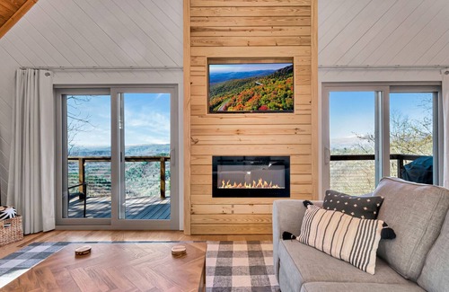 Apple Ridge Cabina | Chic Cabin Near Blowing Rock- Amazing View