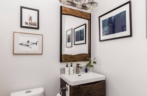 Santa Barbara Cabaña | Chic Cactus Cottage w/ Hot Tub & Bikes by Downtown