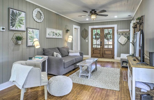 Carrollton Cabaña | Chic Carrollton Cottage w/ Updated Interior!