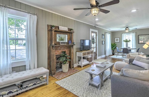 Carrollton Cabaña | Chic Carrollton Cottage w/ Updated Interior!