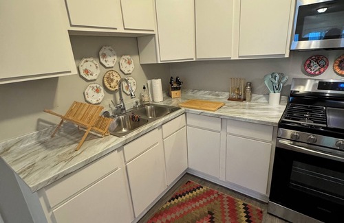 Midtown Cabaña | Chic Central Gardens Carriage House in heart of midtown Memphis