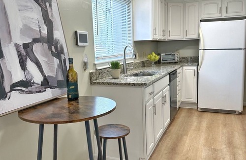 Hudson Apartamento | Chic Chalet of Boston Mills - Historic Hudson