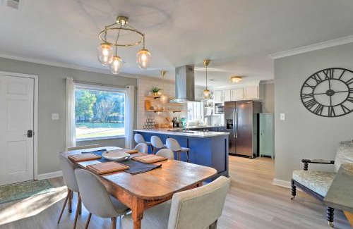 North Charleston Casa | Chic Charleston Home - Half Mile to Park Circle!