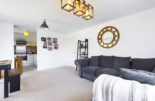 Landore Casa | Chic City Centre Apartment With Private Parking