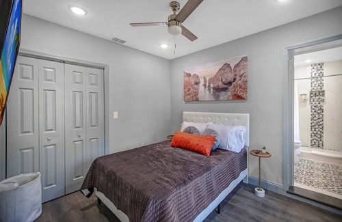 Murray Hill Casa | ~Chic Clean Cabin Sleeps 10 Arcade & Wine Bar~