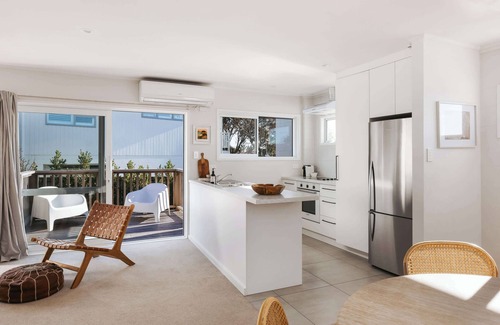 Mount Maunganui Casa | Chic Coastal Escape Walk to Beach & Downtown Mount