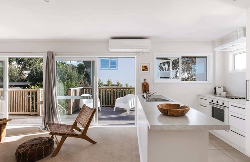 Mount Maunganui Casa | Chic Coastal Escape Walk to Beach & Downtown Mount