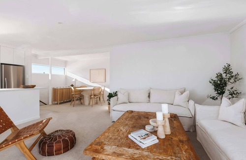 Mount Maunganui Casa | Chic Coastal Escape Walk to Beach & Downtown Mount