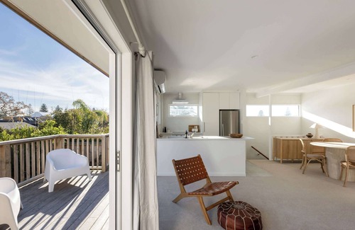 Mount Maunganui Casa | Chic Coastal Escape Walk to Beach & Downtown Mount