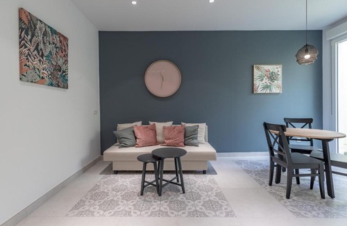 La Petxina Apartamento | Chic & Comfortable Apartment, Private Terrace