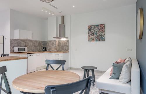 La Petxina Apartamento | Chic & Comfortable Apartment, Private Terrace