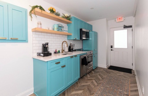 Sandusky Condominio | Chic Condo Near Cedar Point