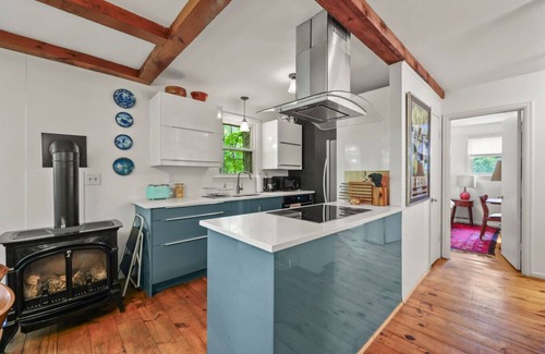 Richmond Apartamento | Chic Cottage at Richmond Pond
