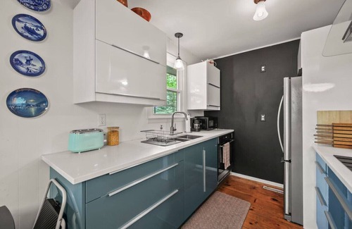 Richmond Apartamento | Chic Cottage at Richmond Pond