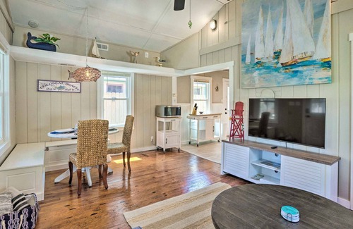 Colonial Beach Cabaña | Chic Cottage w/ Private Yard: Steps to Beach!