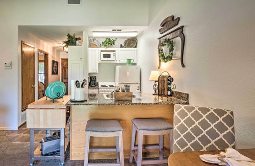 Salado Cabaña | Chic Couple’s Retreat: Well-Appointed Salado Home!