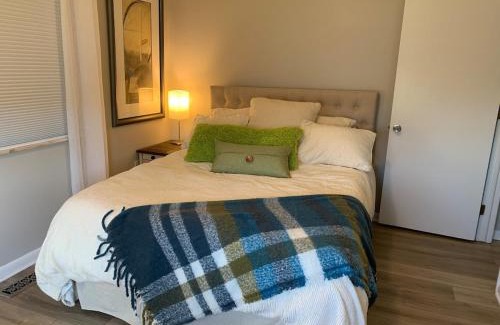 Kettering Apartamento | Chic & Cozy 1br Retreat Prime Location & Mod