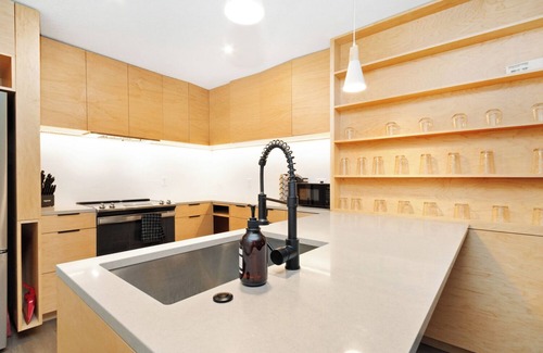 Manhattan Apartamento | Chic & Cozy Condo in Manhattan – Free Parking!