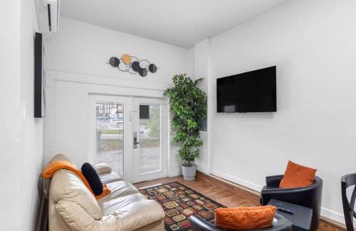 Tampa Heights Casa | Chic & Cozy Spot Prime Location Near It All