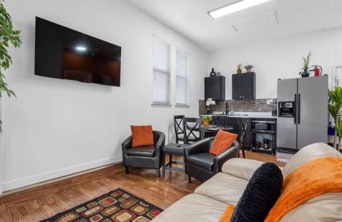 Tampa Heights Casa | Chic & Cozy Spot Prime Location Near It All