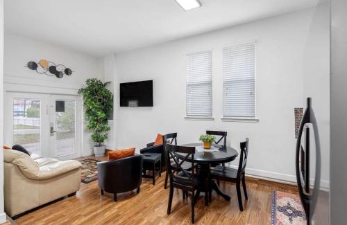 Tampa Heights Casa | Chic & Cozy Spot Prime Location Near It All