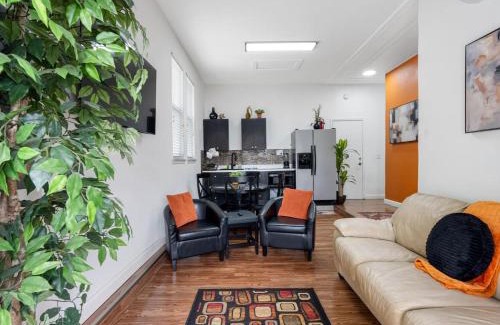 Tampa Heights Casa | Chic & Cozy Spot Prime Location Near It All