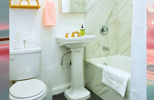 Westlake Apartamento | Chic & Cozy Studio for 2! Amazing DTLA Location!