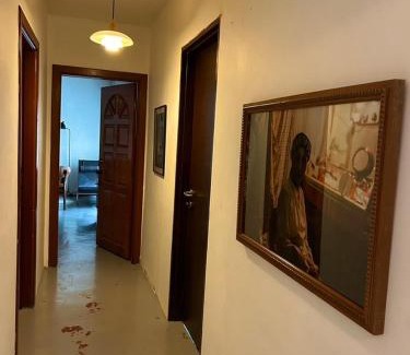 Tunku Apartamento | Chic Designer Bedroom near LRT SS1 PJ