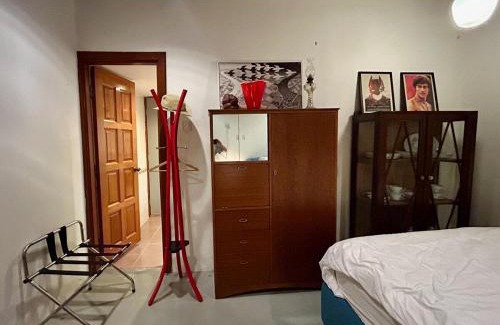 Tunku Apartamento | Chic Designer Family Rooms near LRT SS1 PJ
