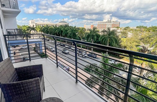 Doral Condominio | Chic Doral Condo: 3BR, 3 Baths