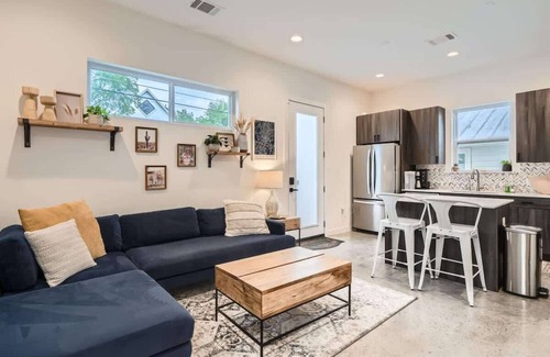 Govalle Casa | Chic East Austin Home | Walkable w/Private Yard