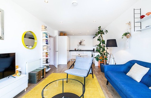 Bromley North Apartamento | Chic East London Stay with Outdoor Space
