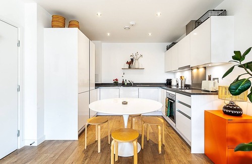 Bromley North Apartamento | Chic East London Stay with Outdoor Space