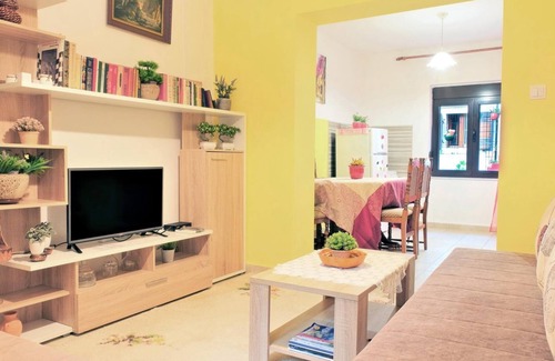 Tivat Apartamento | Chic Flat Near Beach in Montenegro
