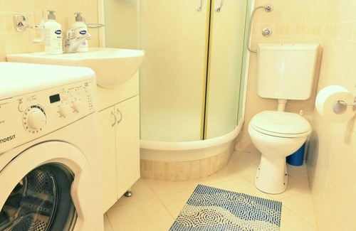 Tivat Apartamento | Chic Flat Near Beach in Montenegro