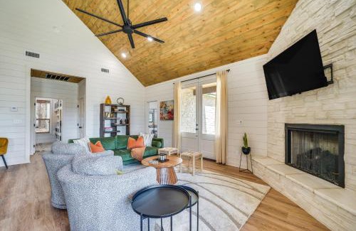 Broken Bow Casa | Chic Forest Hideaway in Broken Bow with Hot Tub